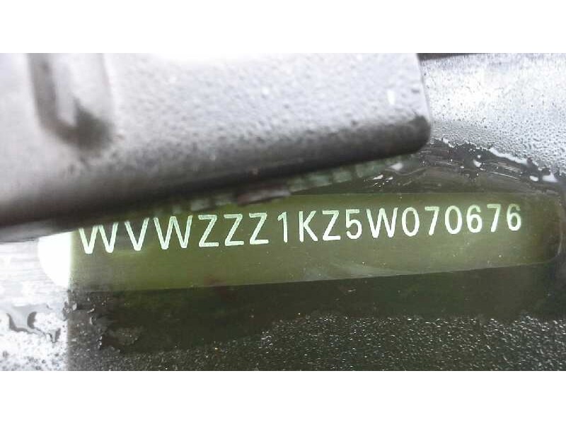 volkswagen golf v berlina (1k1) del año 2004