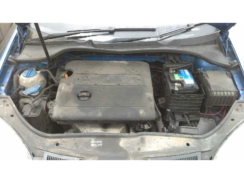 volkswagen golf v berlina (1k1) del año 2004