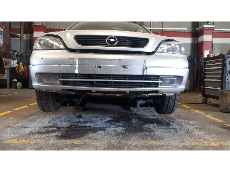 opel astra g berlina del año 2000