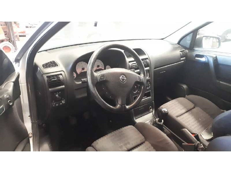opel astra g berlina del año 2000