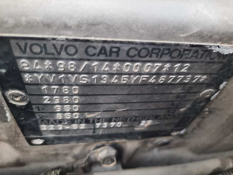 volvo s40 berlina del año 2000