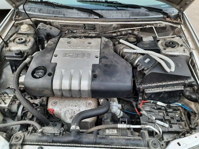 volvo s40 berlina del año 2000