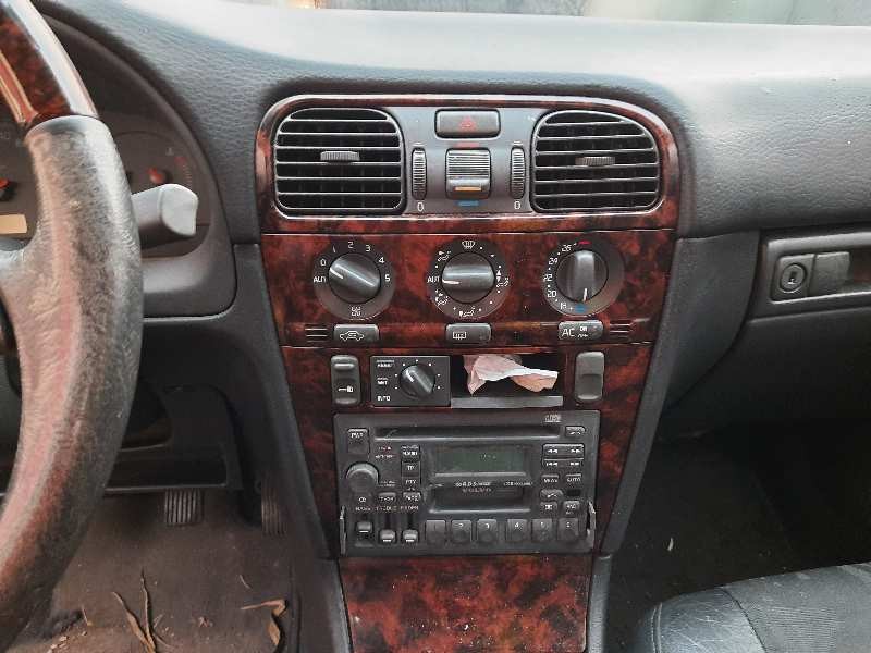 volvo s40 berlina del año 2000