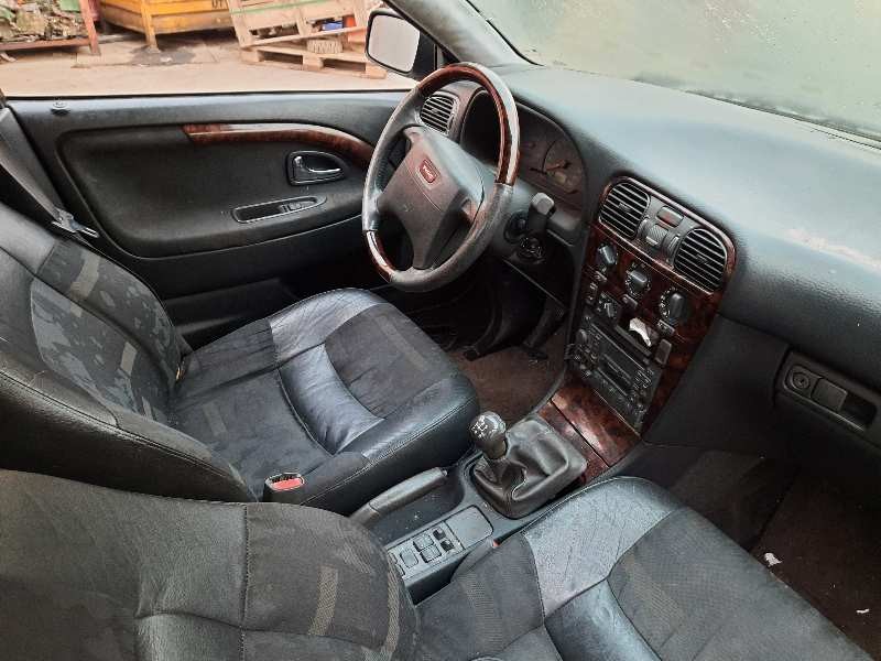 volvo s40 berlina del año 2000