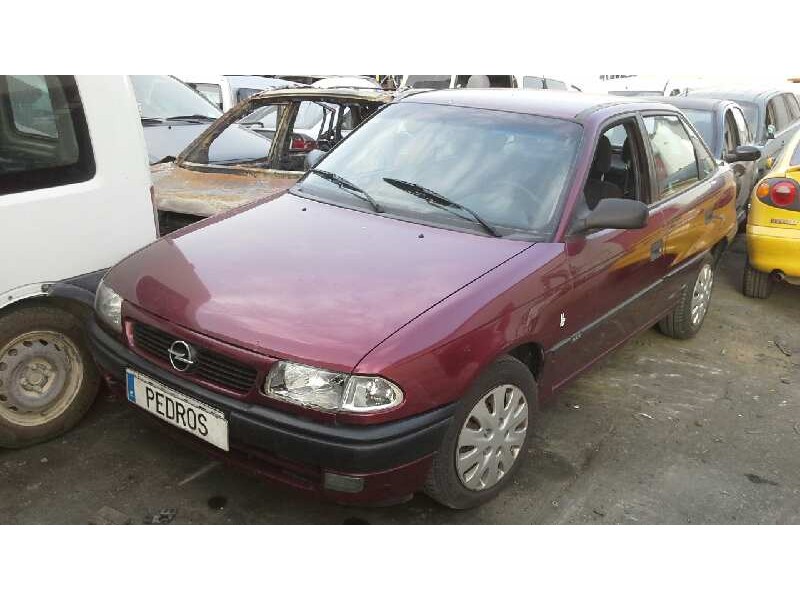 opel astra f berlina del año 1995