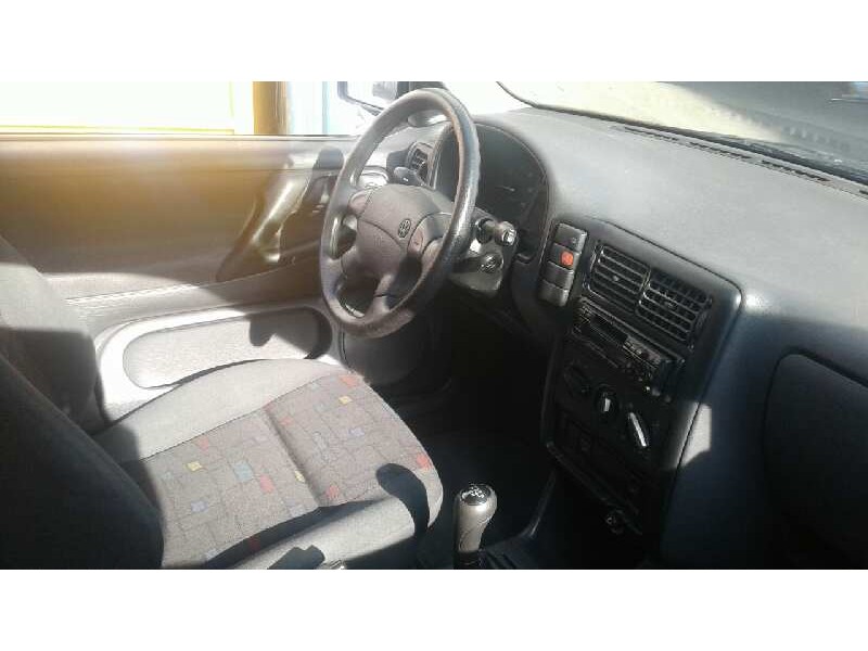 volkswagen polo berlina (6n1) del año 1998