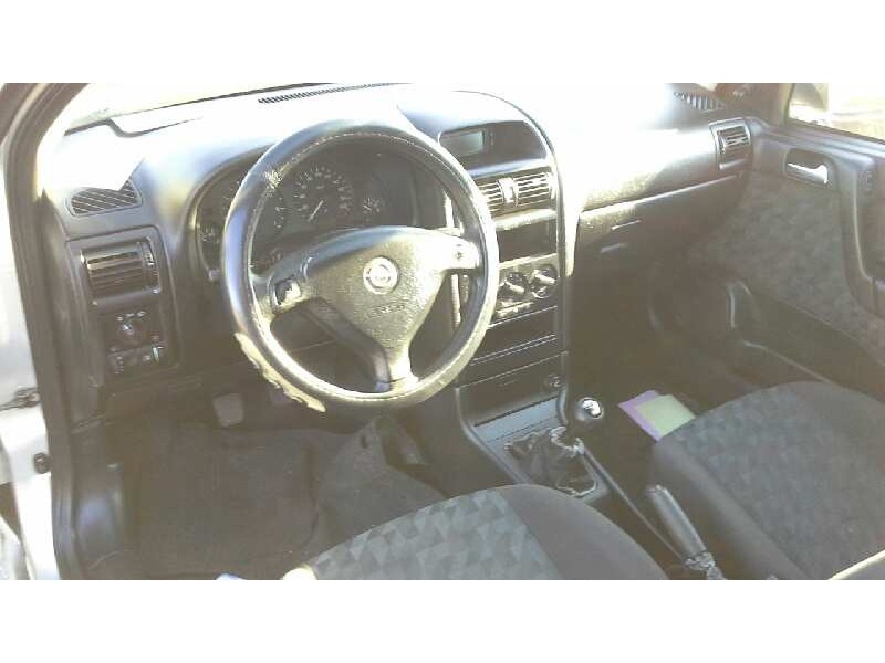 opel astra g berlina del año 1999