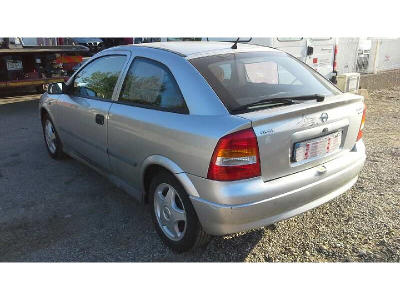 opel astra g berlina del año 1999