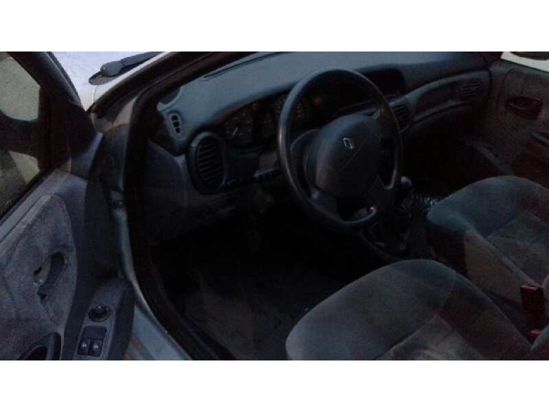 renault megane i fase 2 berlina (ba0) del año 1999