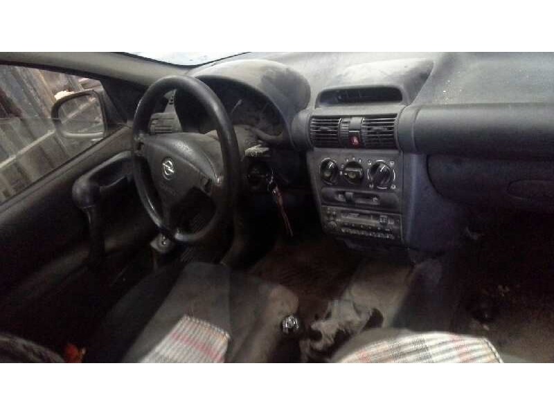 opel corsa b del año 1999