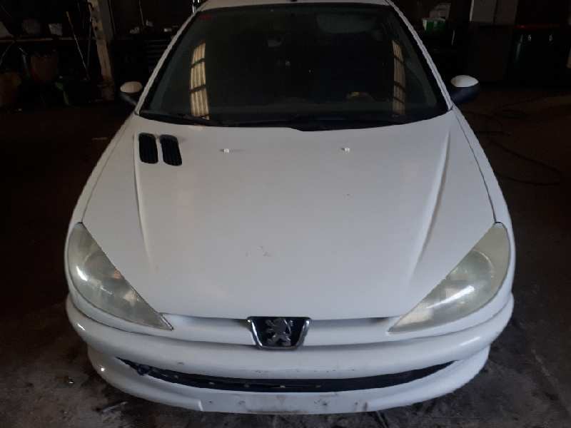 peugeot 206 berlina del año 2000