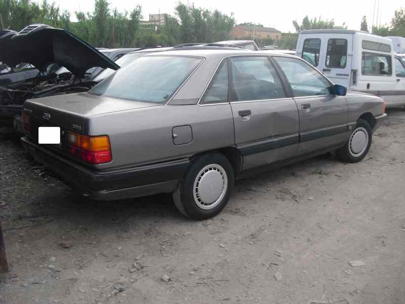audi 100 berlina (443) del año 1988