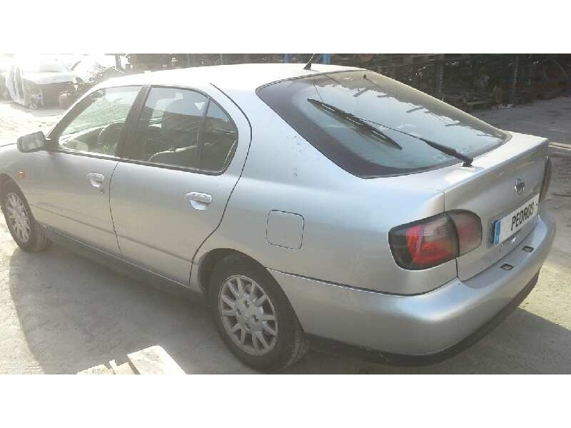 nissan primera berlina (p11) del año 1999