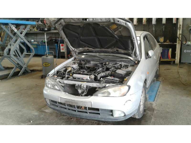 nissan primera berlina (p11) del año 2000