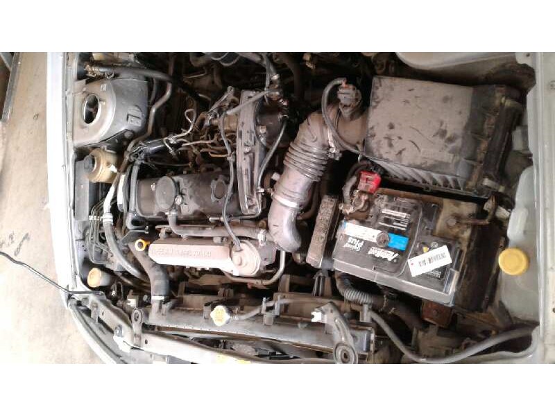 nissan primera berlina (p11) del año 2000