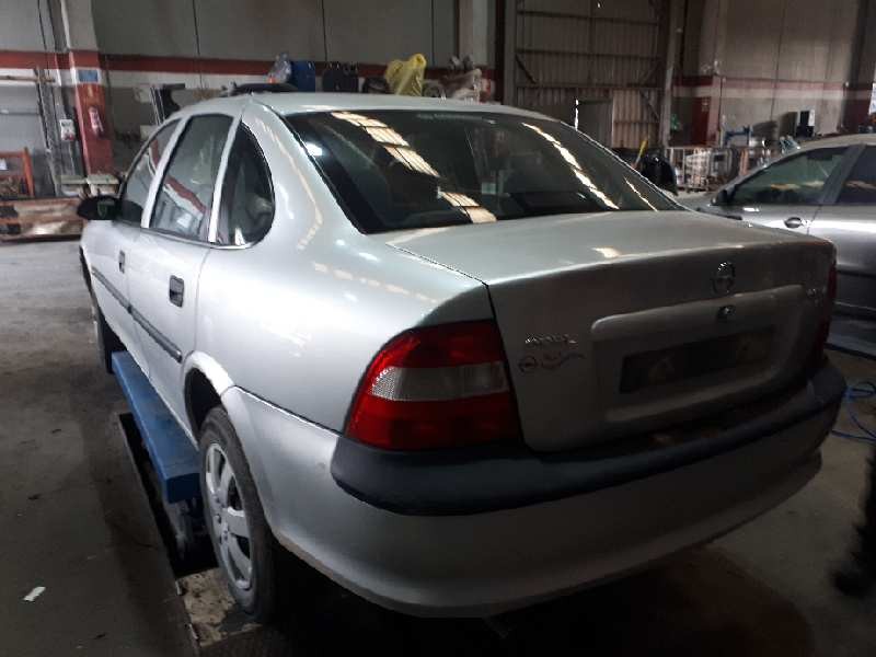 opel vectra b berlina del año 1998