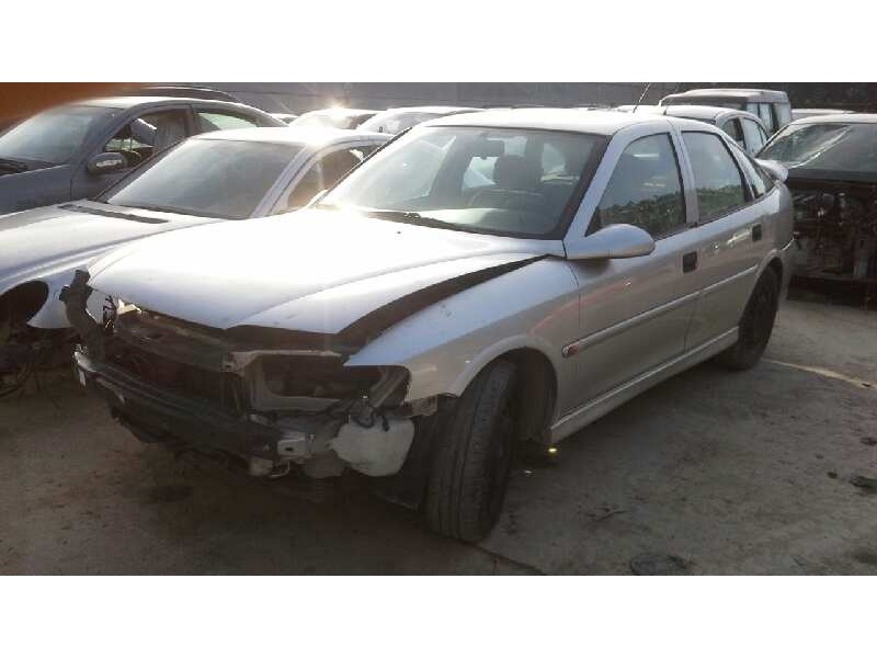 opel vectra b berlina del año 1999