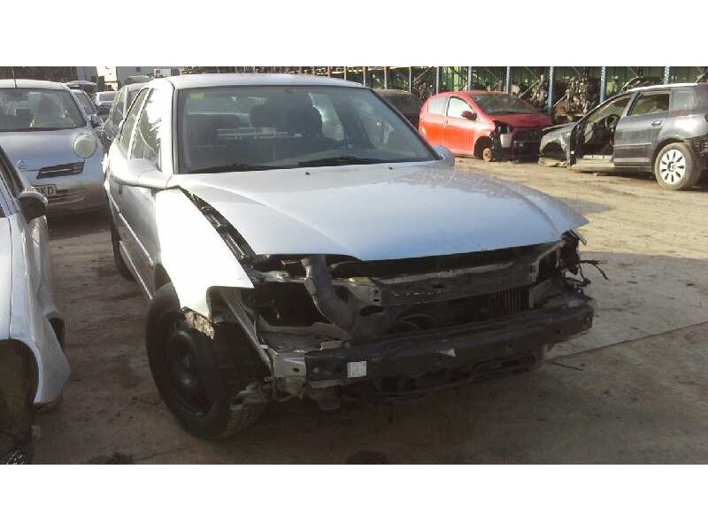 opel vectra b berlina del año 1999