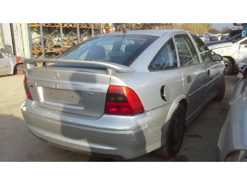opel vectra b berlina del año 1999