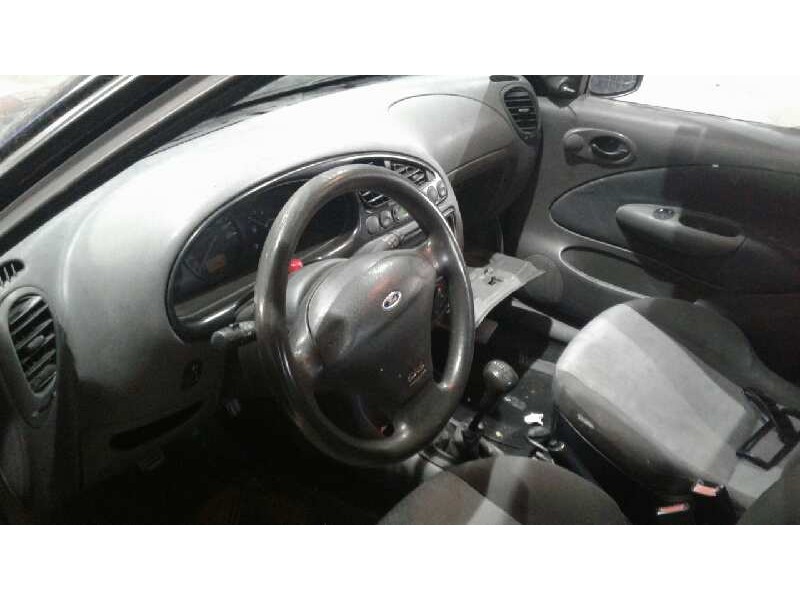 ford fiesta berlina (dx) del año 2000