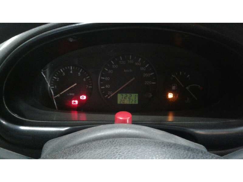 ford fiesta berlina (dx) del año 2000