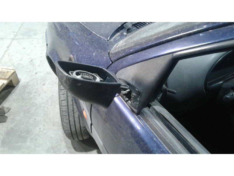 ford fiesta berlina (dx) del año 2000