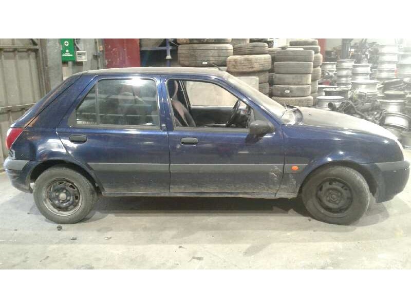 ford fiesta berlina (dx) del año 2000