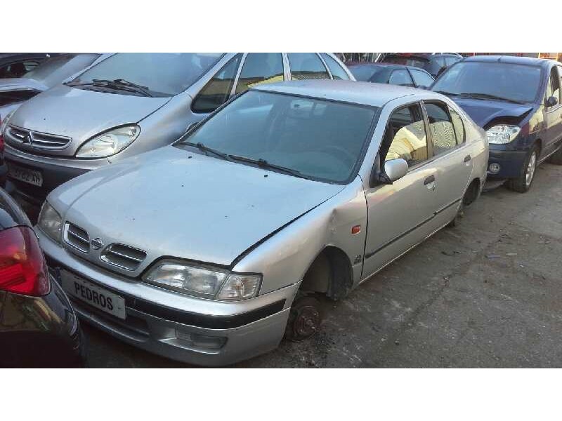 nissan primera berlina (p11) del año 1997
