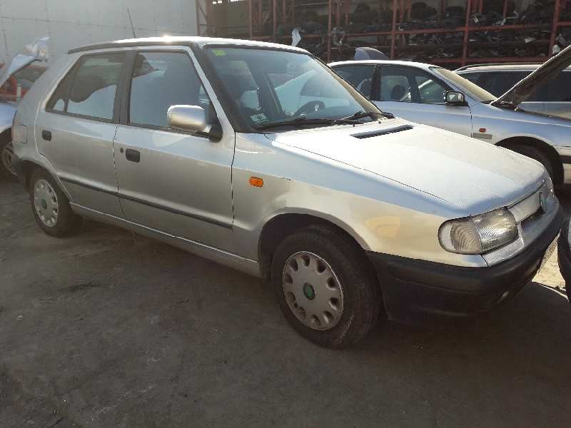 skoda felicia berlina ( 791) del año 1998