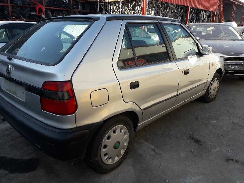 skoda felicia berlina ( 791) del año 1998
