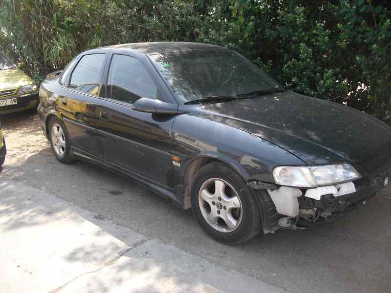 opel vectra b berlina del año 1996