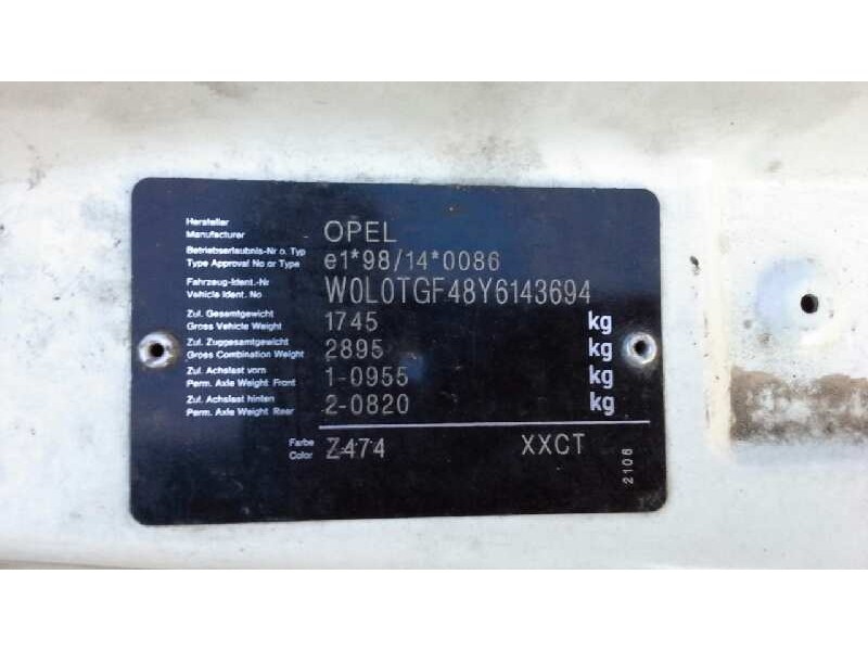 opel astra g berlina del año 2000