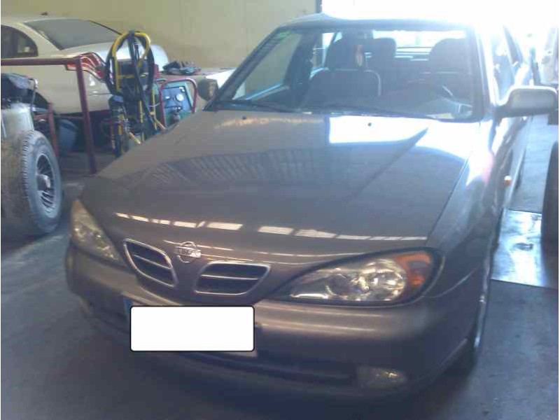 nissan primera berlina (p11) del año 2000