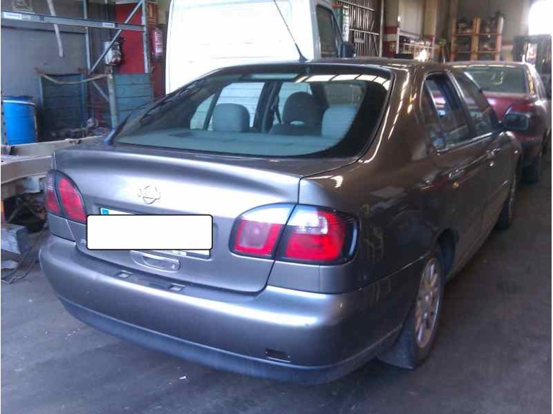 nissan primera berlina (p11) del año 2000