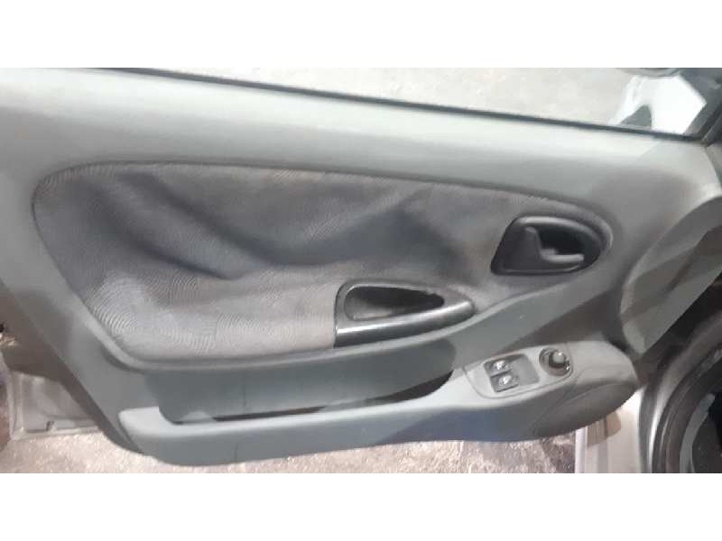 renault megane i berlina hatchback (ba0) del año 1998