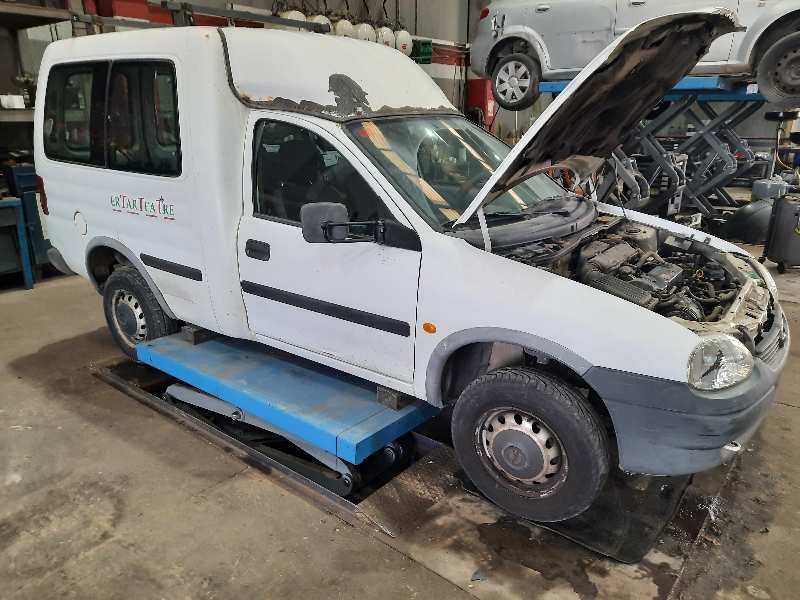 opel combo (corsa b) del año 2000