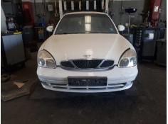 daewoo nubira berlina del año 2000