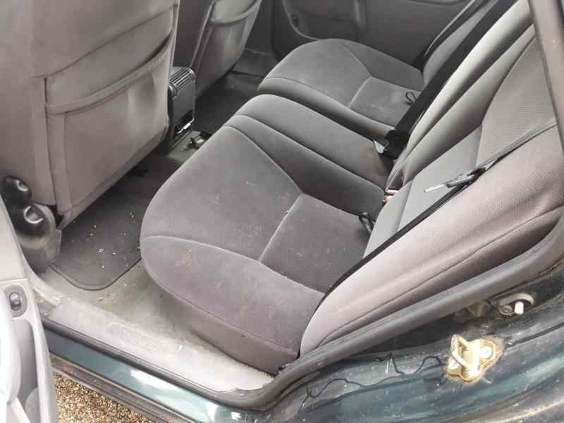 saab 9-3 berlina del año 1999