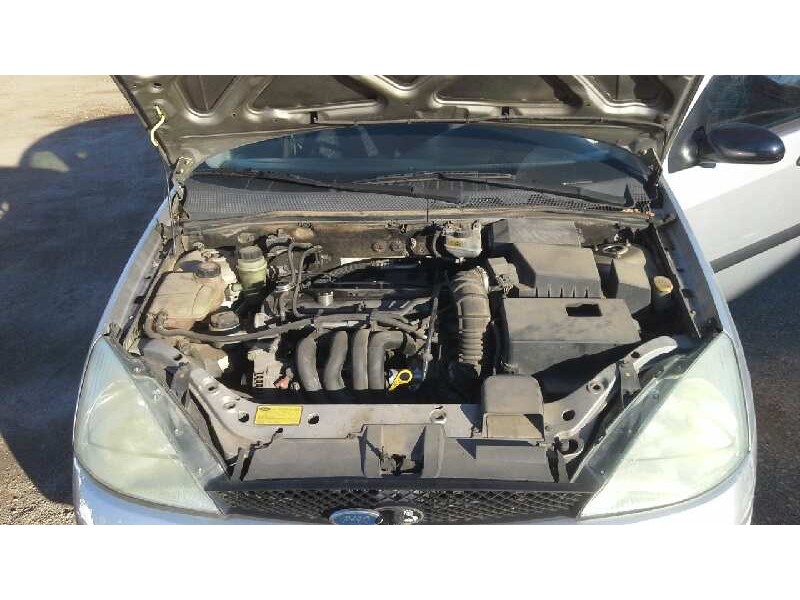 ford focus berlina (cak) del año 2000