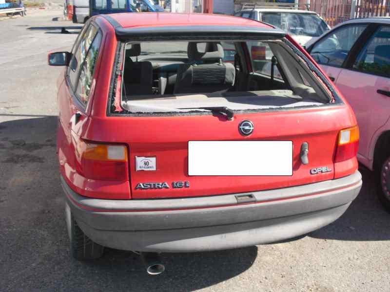 opel astra f berlina del año 1992