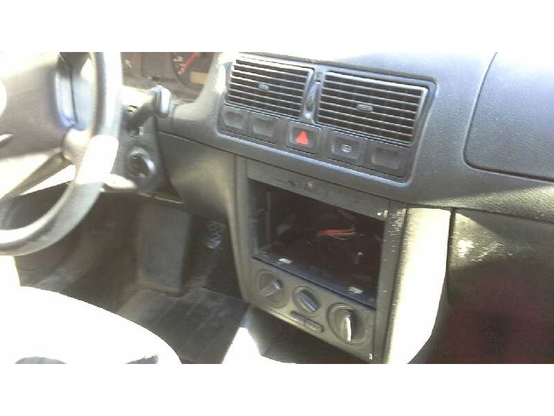 volkswagen golf iv berlina (1j1) del año 1999