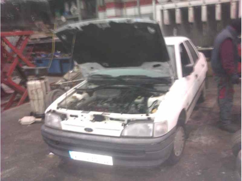 ford escort berlina del año 1992