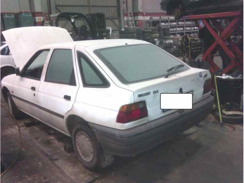 ford escort berlina del año 1992
