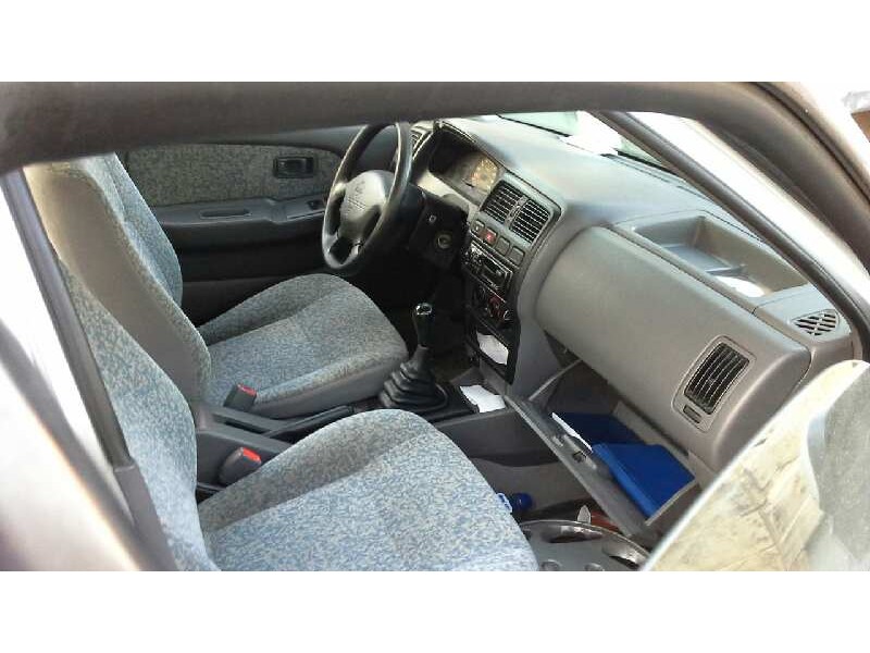 nissan almera (n15) del año 1998