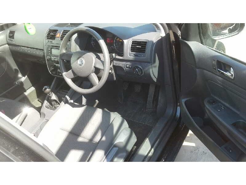 volkswagen golf v berlina (1k1) del año 2003