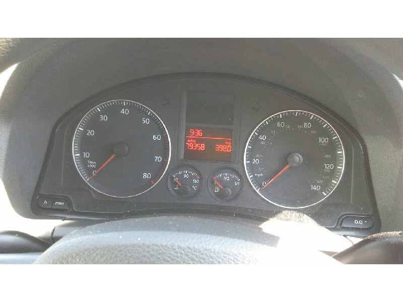 volkswagen golf v berlina (1k1) del año 2003