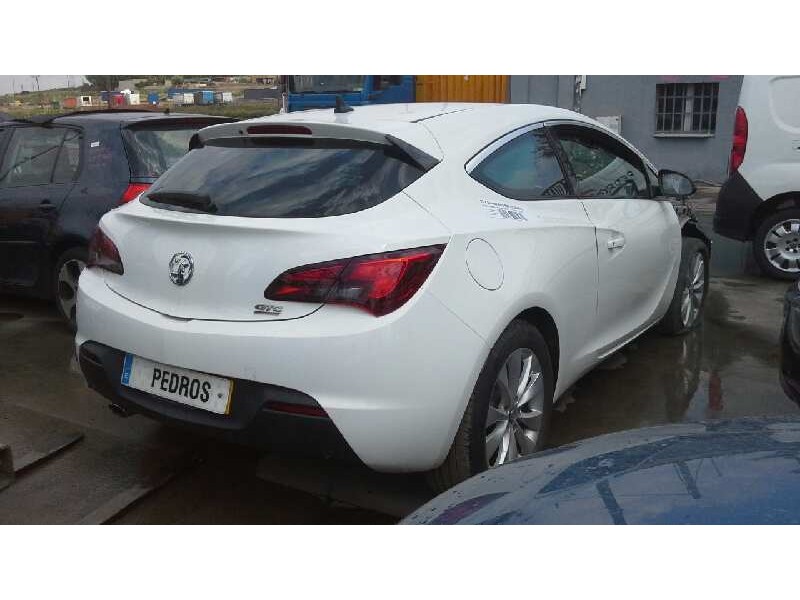 opel astra j gtc del año 2014