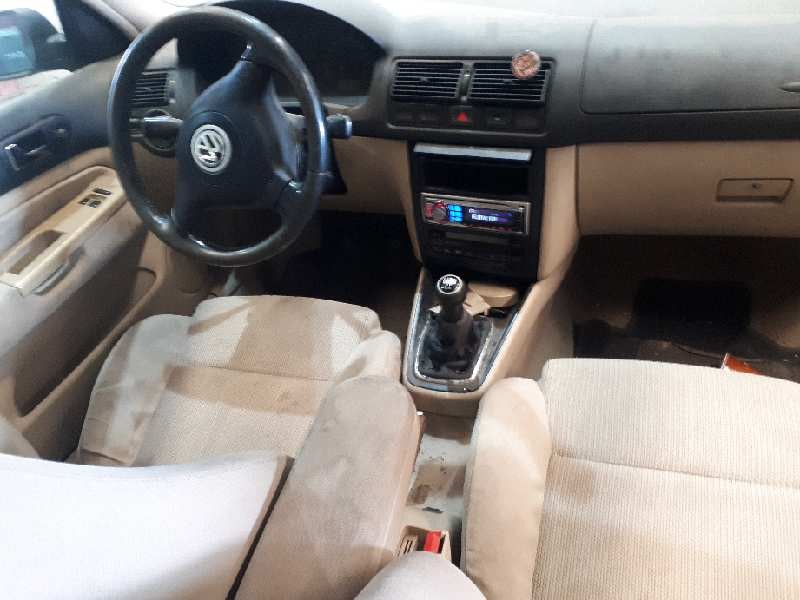 volkswagen golf iv berlina (1j1) del año 1999