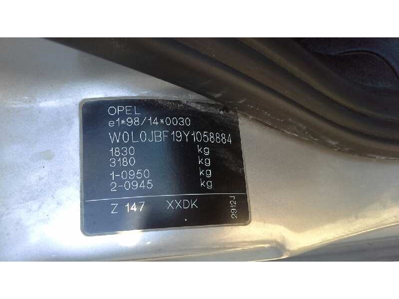 opel vectra b berlina del año 2000