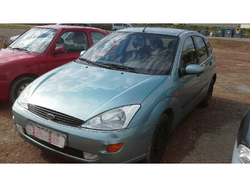 ford focus berlina (cak) del año 2000